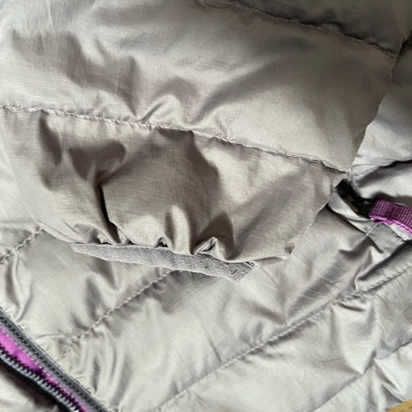 Purple Patagonia down jacket girls large or womens XS - Picture 6 of 9
